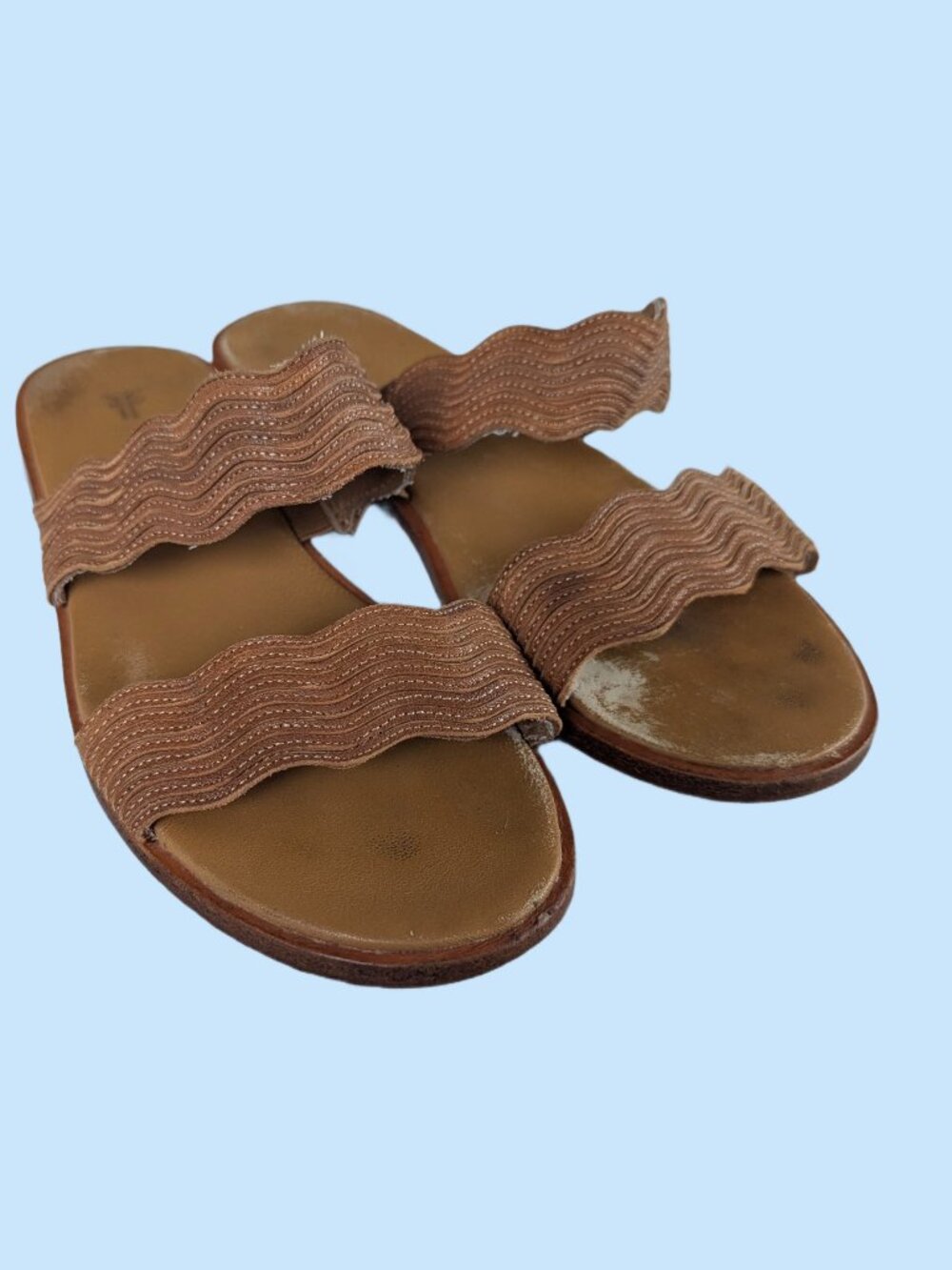 Brown Leather Frye Mira Wave Slide Sandals  w textured wavy double straps size 7